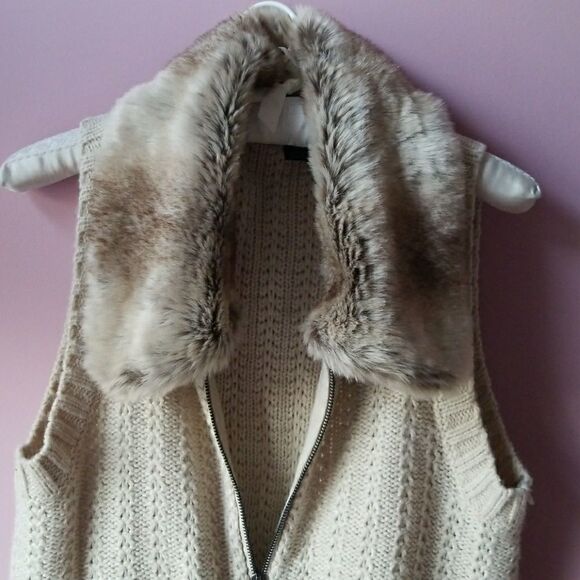 FAUX Fur Collar Cardigan Zip Vest 89th & Madison - Picture 2 of 6